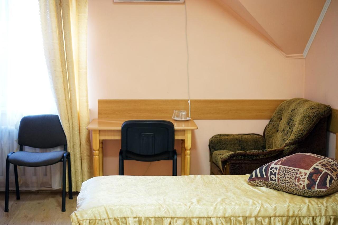 Comfort Hotel Chervonograd Extérieur photo